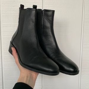 Black Salt Chelsea Boot - Reaction by Kenneth Cole